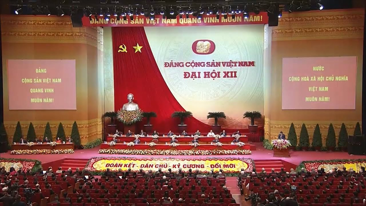 Sự Bùng Nổ Của Video Ngắn và Trí Tuệ Nhân Tạo: Vai Trò Thiết Yếu Của Đào Tạo Kỹ Năng Sáng Tạo Nội Dung_Làm video ngắn trên điện thoại